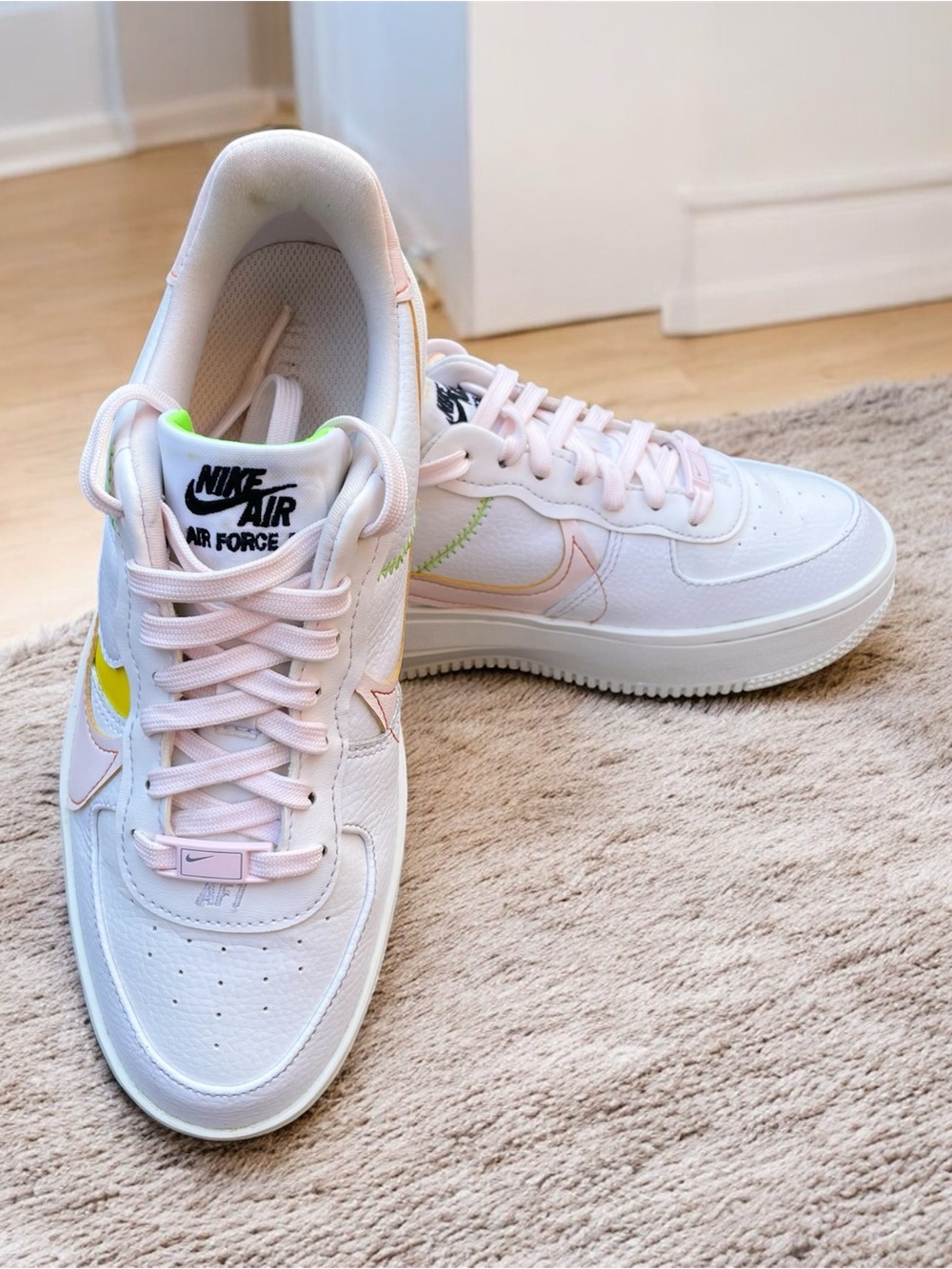 Nike Air Force 1 Women's Sneakers White Pink Size US 7 EUR 38 CM 24 Authentic - Picture 2 of 7